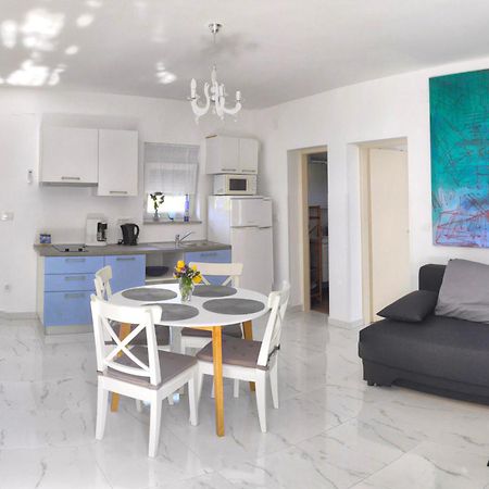 Apartmani Stellar Malinska Exterior foto