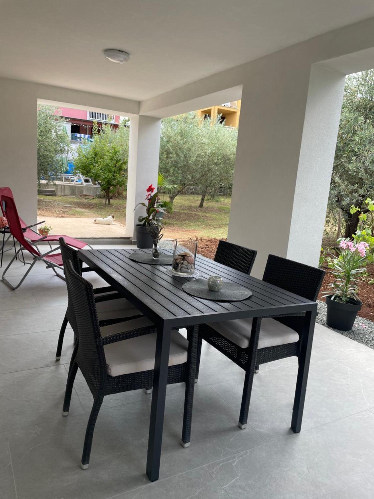 Apartmani Stellar Malinska Exterior foto